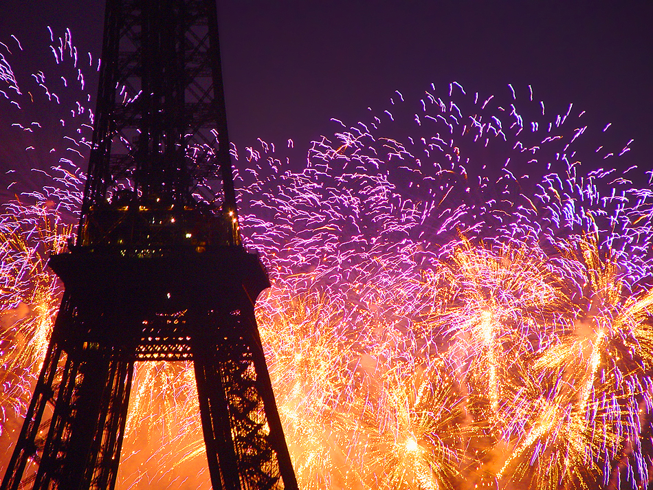 eiffel fireworks